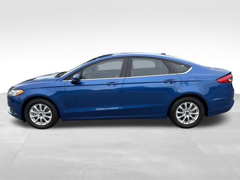 Used 2018 Ford Fusion S FWD image 2