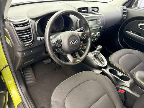 Used 2015 Kia Soul + image 9
