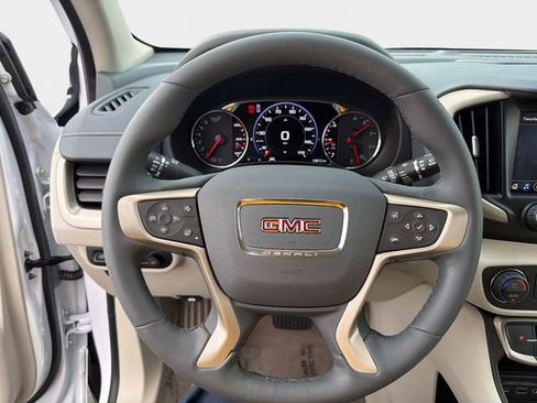 Used 2024 GMC Terrain Denali w/ Denali Premium Package AWD/4WD image 25