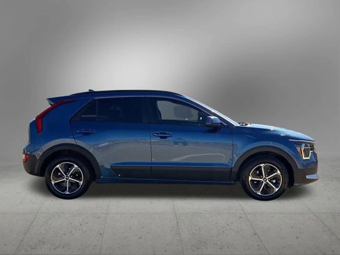 Certified 2023 Kia Niro EX image 7