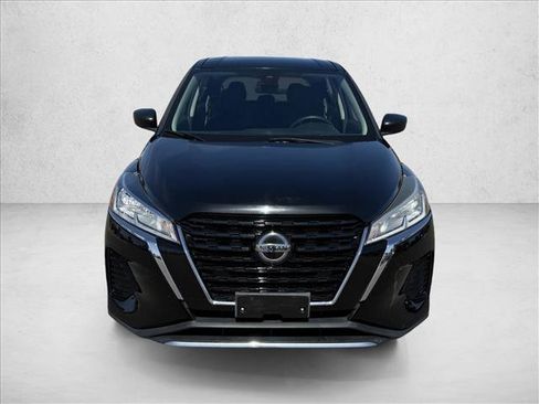 Used 2021 Nissan Kicks S FWD image 2