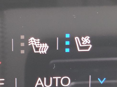 New 2026 GMC Yukon XL Denali w/ LPO, Floor Liner Package AWD/4WD image 8