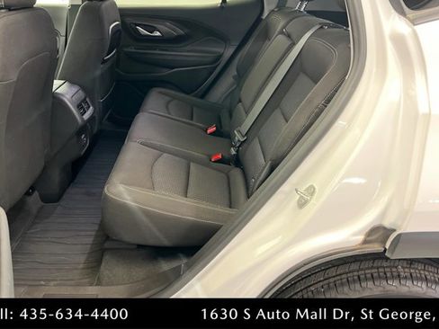 Used 2024 GMC Terrain SLE w/ Driver Convenience Package image 21