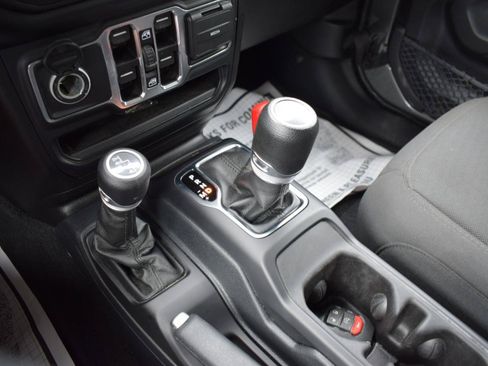 Used 2023 Jeep Wrangler Unlimited Sport AWD/4WD image 30