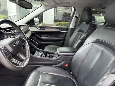 Used 2022 Jeep Grand Cherokee Limited w/ MOPAR Finishing Package image 4