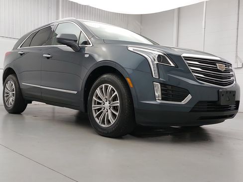 Used 2019 Cadillac XT5 Luxury AWD/4WD image 9