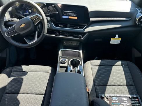 New 2026 Chevrolet Equinox LT w/ Safety and Technology Package AWD/4WD image 16