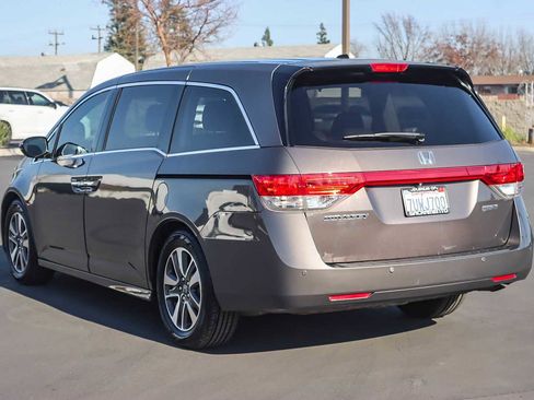 Used 2016 Honda Odyssey Touring image 2
