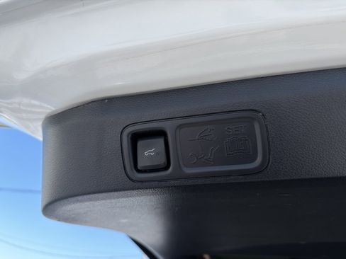 Used 2022 Ford Expedition Limited image 50