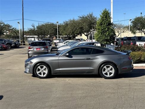 Used 2022 Ford Mustang Coupe image 4