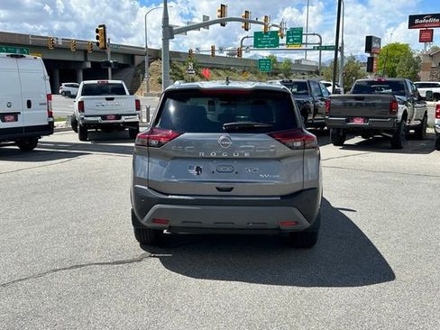 Used 2023 Nissan Rogue SV w/ SV Premium B Package image 7