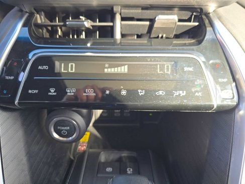 Certified 2023 Toyota Venza Limited image 29