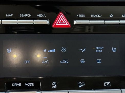 Used 2025 Hyundai Santa Fe SEL image 16