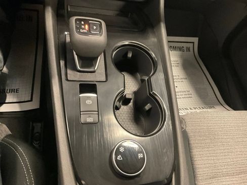 Used 2023 Nissan Rogue SV AWD/4WD image 12