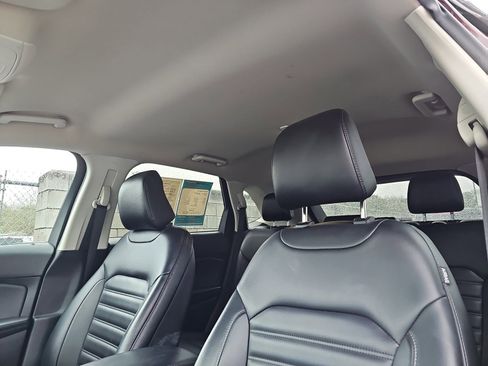 Used 2024 Ford Edge SEL image 13