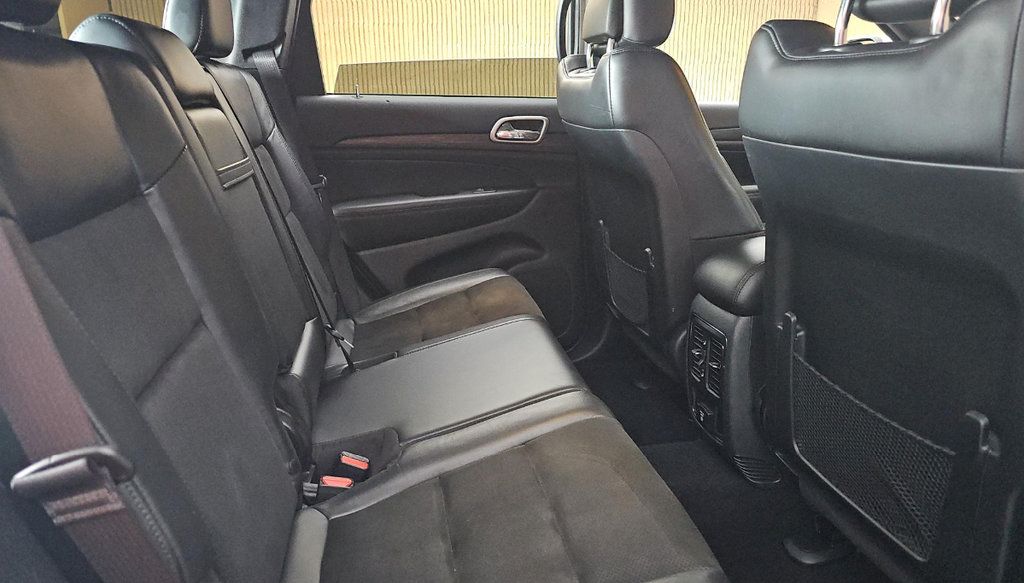 Used 2020 Jeep Grand Cherokee Altitude AWD/4WD image 33