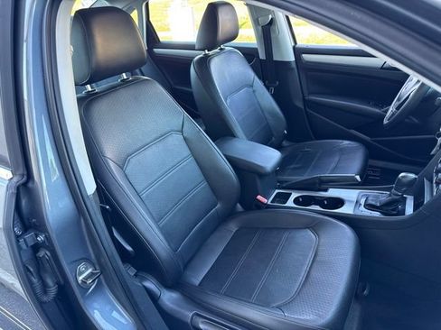 Used 2013 Volkswagen Passat TDI SE FWD image 22
