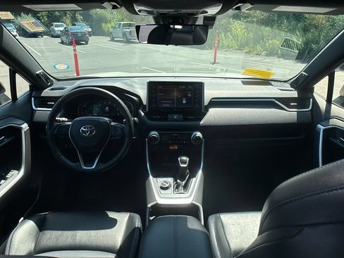 Used 2021 Toyota RAV4 XSE AWD/4WD image 18