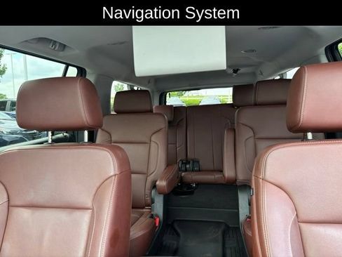 Used 2020 Chevrolet Suburban Premier w/ Premier Plus Edition AWD/4WD image 17