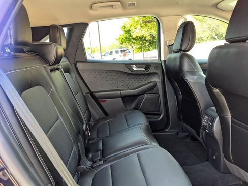 Used 2020 Ford Escape Titanium image 24