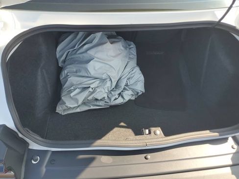 Used 2017 Dodge Challenger SRT Hellcat RWD image 6