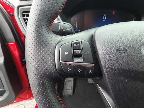 Used 2025 Ford Escape ST-Line Select AWD/4WD image 18