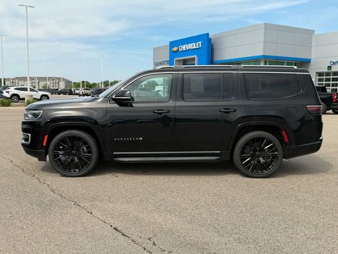 Used 2024 Jeep Wagoneer Series II w/ Flexible Seating Group AWD/4WD image 10