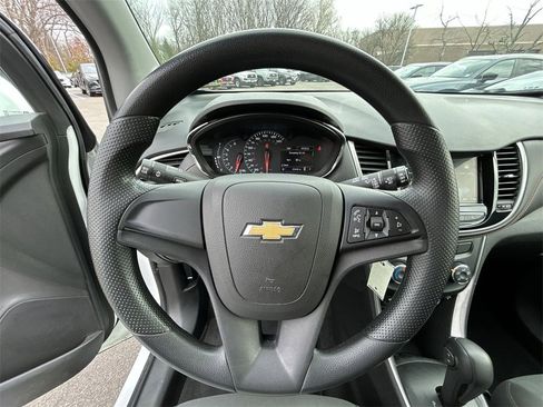 Used 2018 Chevrolet Trax LS image 18