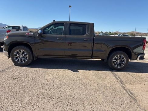 Used 2024 Chevrolet Silverado 1500 LT w/ Z71 Off-Road Package AWD/4WD image 1