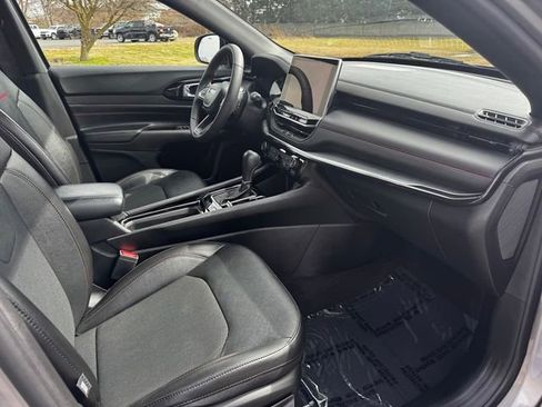 Used 2023 Jeep Compass Trailhawk w/ Trailhawk Convenience Group image 15