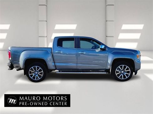 Used 2021 GMC Canyon Denali image 2