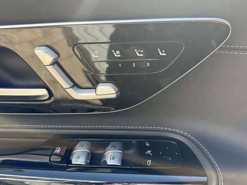 Used 2022 Mercedes-Benz SL 63 AMG 4MATIC image 34