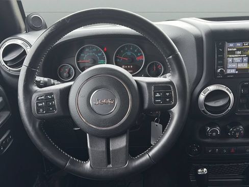 Used 2012 Jeep Wrangler Unlimited Rubicon AWD/4WD image 12