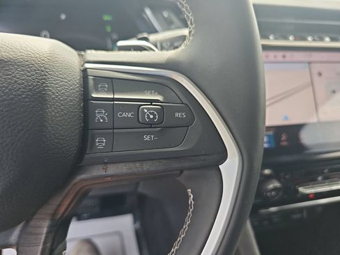 Used 2022 Jeep Grand Cherokee Limited 4xe AWD/4WD image 18