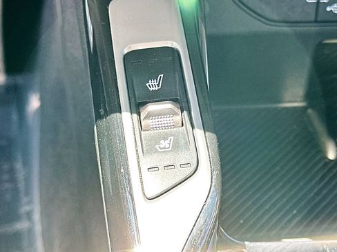 Certified 2025 Kia Sorento SX FWD image 19