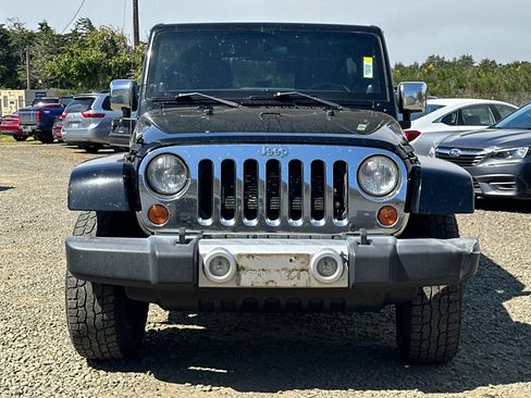 Used 2012 Jeep Wrangler Unlimited Sahara w/ Mopar Chrome Edition Group AWD/4WD image 3