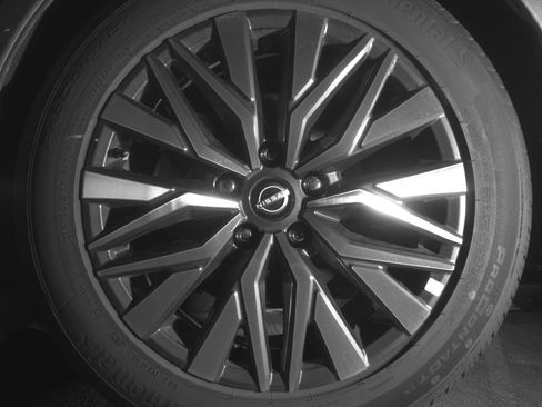 Used 2025 Nissan Altima 2.5 SV image 14