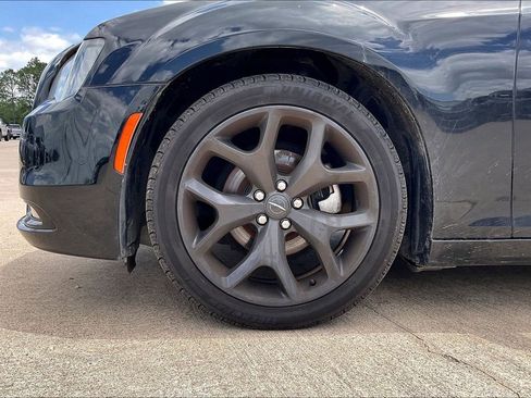 Used 2021 Chrysler 300 S RWD image 35
