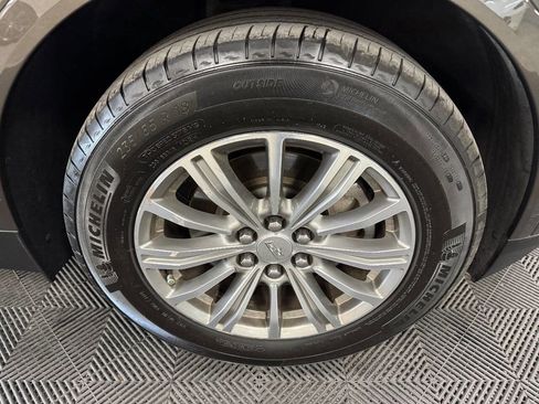 Used 2019 Cadillac XT5 Luxury FWD image 18