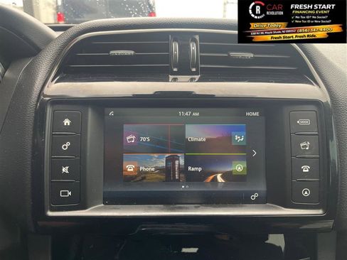 Used 2018 Jaguar F-PACE Premium image 20