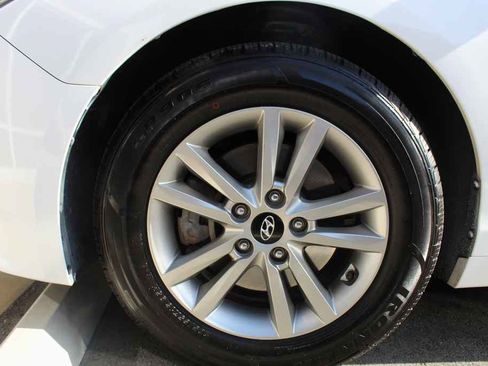Used 2017 Hyundai Sonata SE image 29