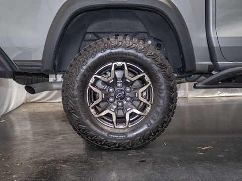 Certified 2025 Chevrolet Colorado ZR2 w/ Technology Package AWD/4WD image 9