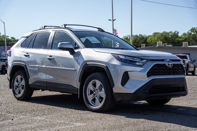 Used 2025 Toyota RAV4 XLE AWD/4WD image 3