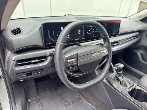 Used 2025 Kia K4 EX FWD image 12