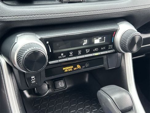 Used 2022 Toyota RAV4 LE image 25
