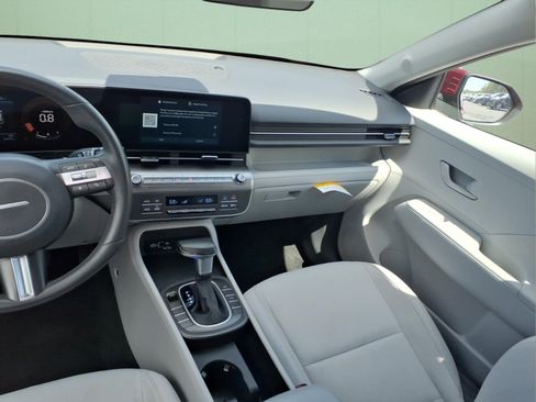 Used 2025 Hyundai Kona SEL FWD image 19