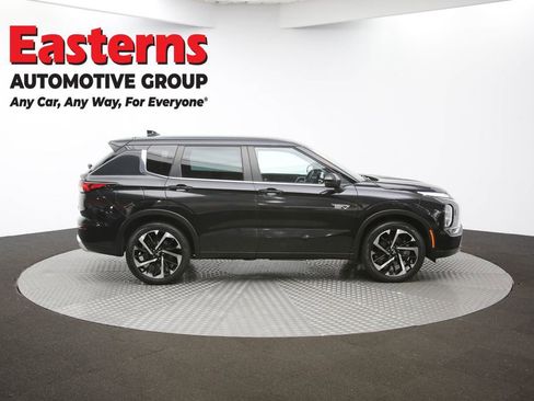 Used 2023 Mitsubishi Outlander SE image 46