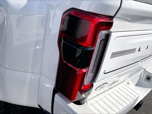 Used 2024 Ford F450 Limited image 26