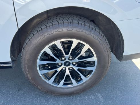 Used 2025 Ford Expedition Max Platinum image 14