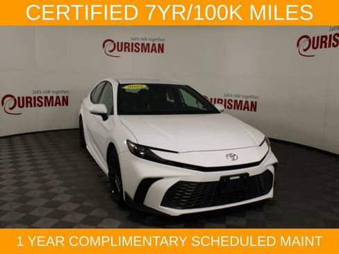 Used 2025 Toyota Camry SE FWD image 11